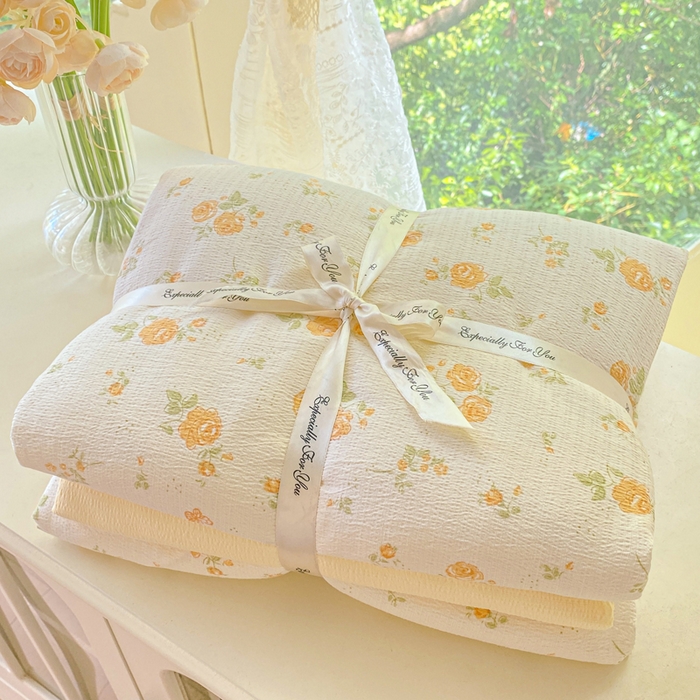 91家纺网 家纺一手货源 找家纺 朵朵家纺 2025新款云感提花双层纱印花单品被套 山花烂漫