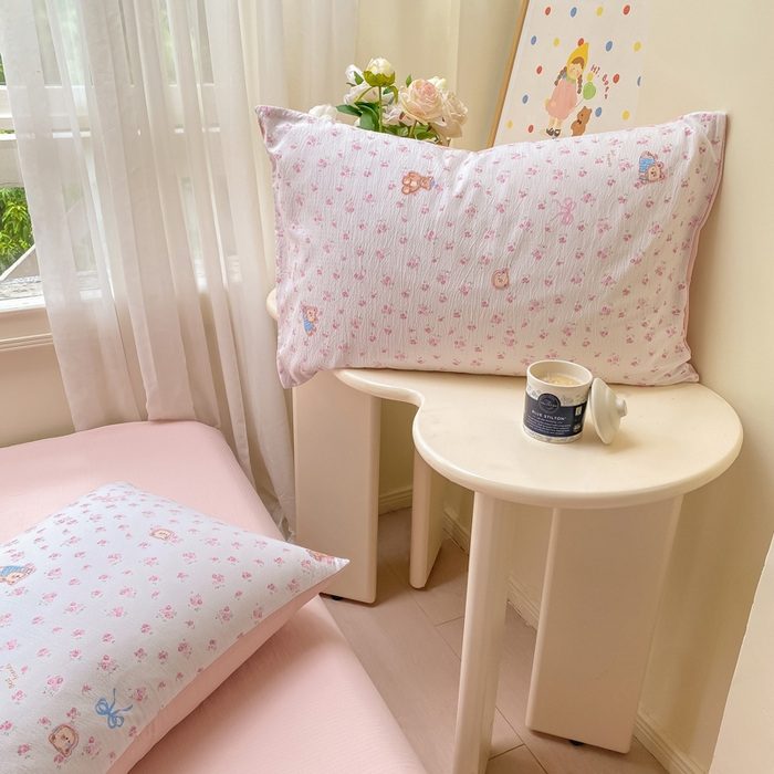 91家纺网 家纺一手货源 找家纺 朵朵家纺 2025新款云感提花双层纱印花单品枕套 花町小能粉