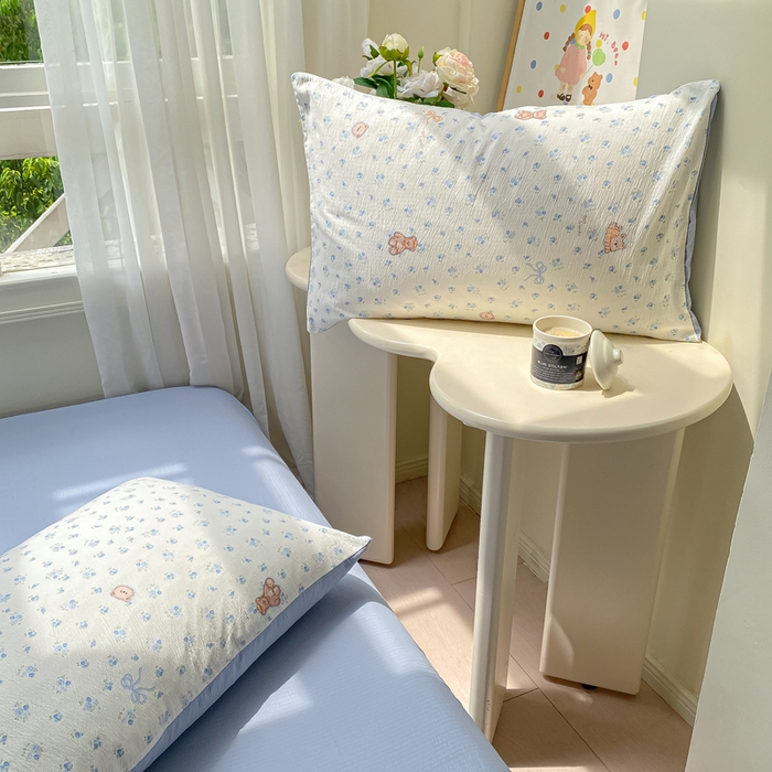 91家纺网 家纺一手货源 找家纺 朵朵家纺 2025新款云感提花双层纱印花单品枕套 花町小能蓝