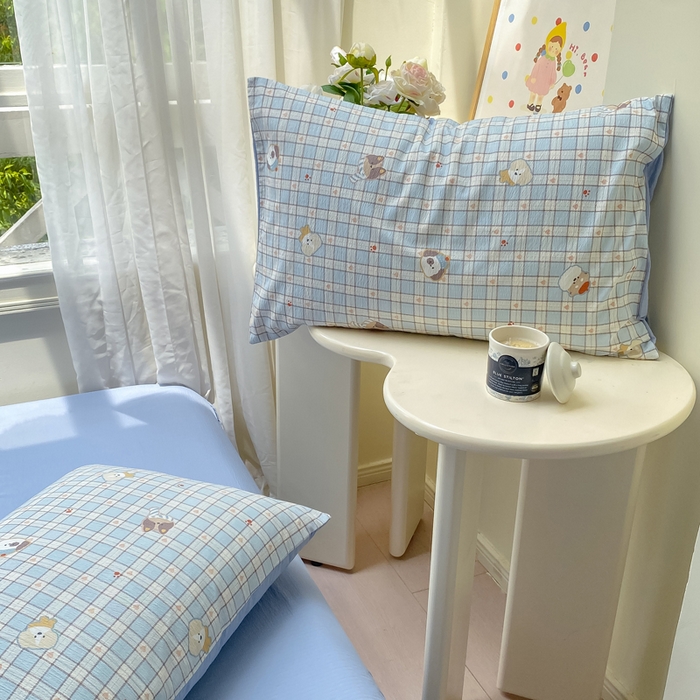 91家纺网 家纺一手货源 找家纺 朵朵家纺 2025新款云感提花双层纱印花单品枕套 淘气乐园