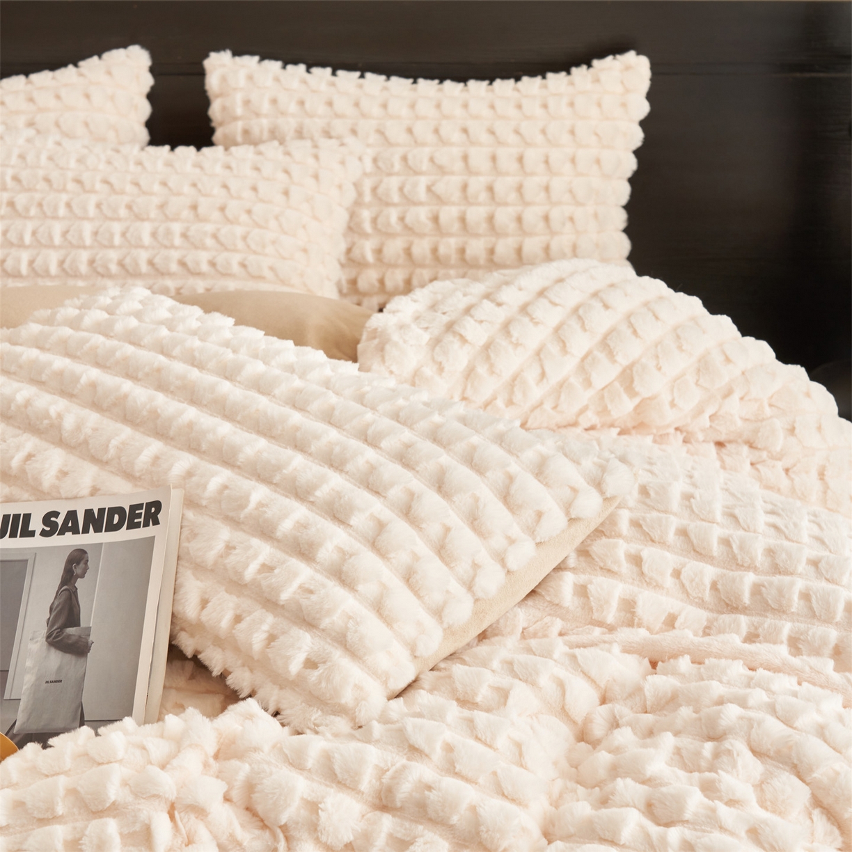 91家纺网 家纺一手货源 找家纺 恒爱家纺 2025新款雪貂绒提花简约四件套 象牙白