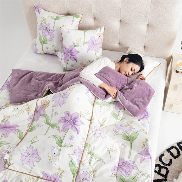 91家纺网 家纺一手货源 找家纺 照世家纺 2025新款A类棉加绒抗菌抱枕被系列 （控价：不能低于以下：小79，中号99，大120，加大140，超大160；低于零售价的链接，一经发现直接投诉下架，感谢大家的支持） 春日来信