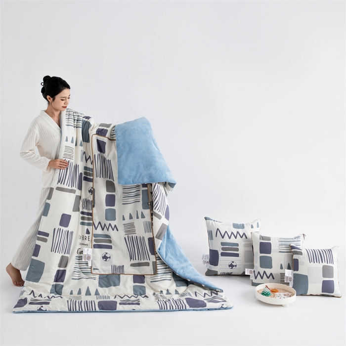 91家纺网 家纺一手货源 找家纺 照世家纺 2025新款A类棉加绒抗菌抱枕被系列 （控价：不能低于以下：小79，中号99，大120，加大140，超大160；低于零售价的链接，一经发现直接投诉下架，感谢大家的支持） 海盐薄荷