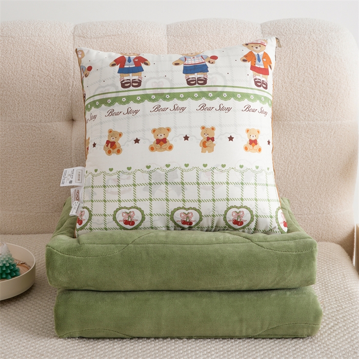 照世家纺 2025新款A类棉加绒抗菌抱枕被系列 （控价：不能低于以下：小79，中号99，大120，加大140，超大160；低于零售价的链接，一经发现直接投诉下架，感谢大家的支持） 拾光小熊