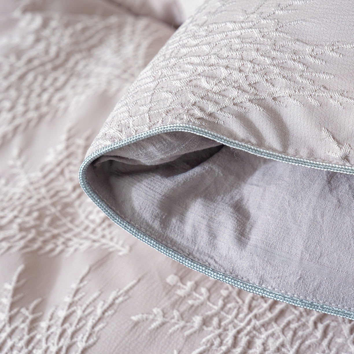 91家纺网 家纺一手货源 找家纺 蓝冰家纺 2025新款发财树提花大豆被被子被芯 发财树-浅灰色