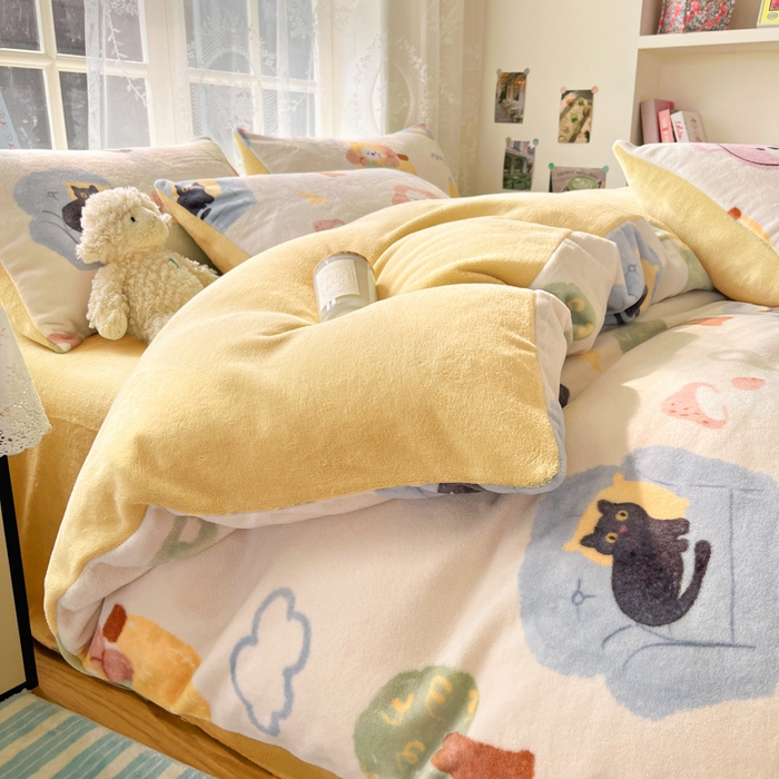 91家纺网 家纺一手货源 找家纺 言一 2025新款A类250G高克重全消光全工艺超柔手感加厚卡通牛奶绒四件套 晴天派对