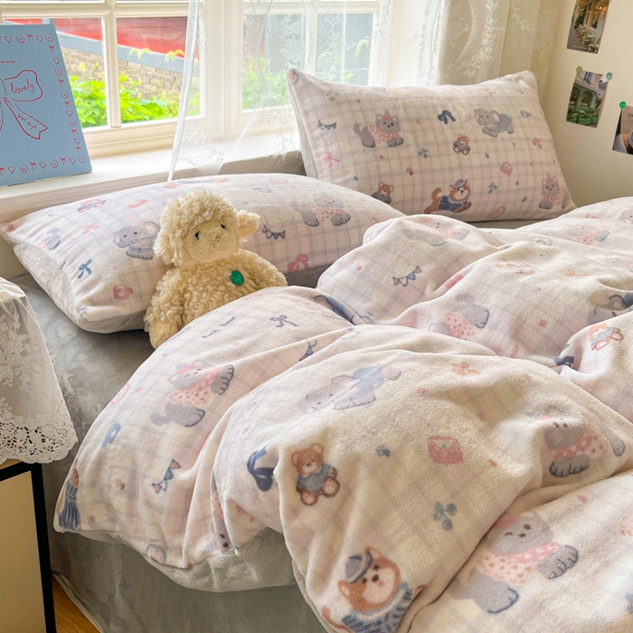 91家纺网 家纺一手货源 找家纺 言一 2025新款A类250G高克重全消光全工艺超柔手感加厚卡通牛奶绒四件套 小吉象