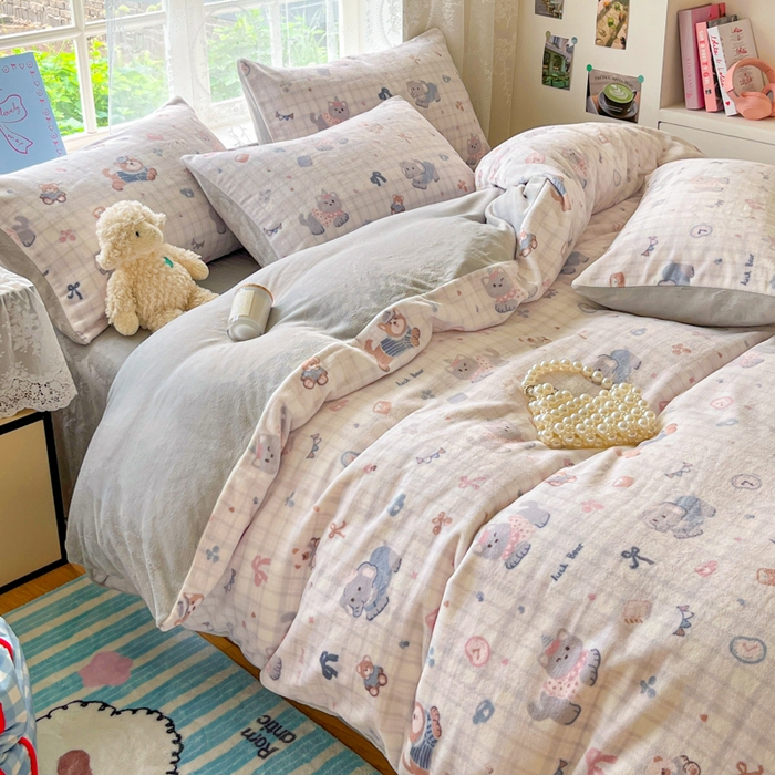 91家纺网 家纺一手货源 找家纺 言一 2025新款A类250G高克重全消光全工艺超柔手感加厚卡通牛奶绒四件套 小吉象