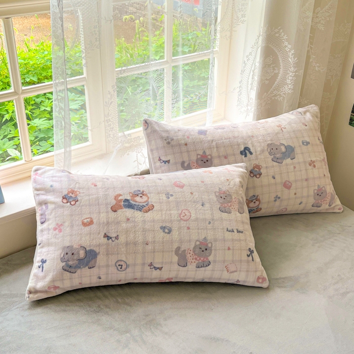 91家纺网 家纺一手货源 找家纺 言一 2025新款A类250G高克重全消光全工艺超柔手感加厚卡通牛奶绒四件套 小吉象