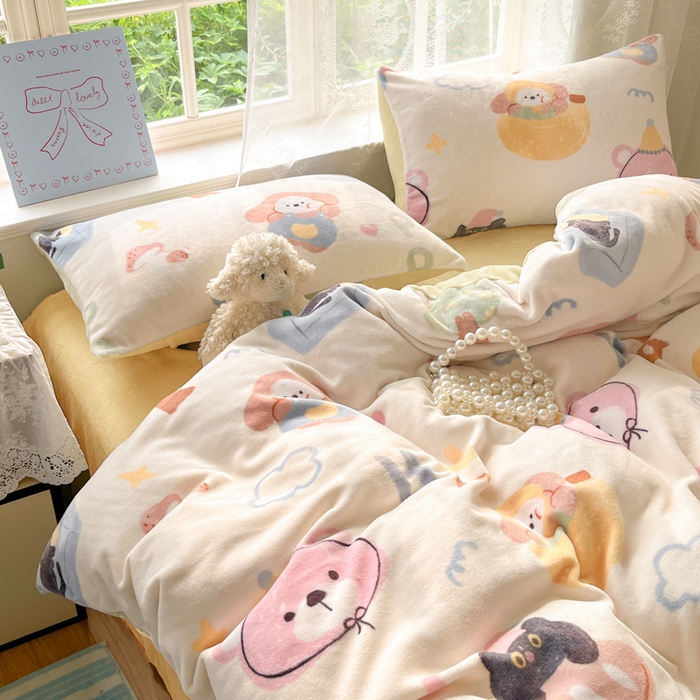 91家纺网 家纺一手货源 找家纺 言一 2025新款A类250G高克重全消光全工艺超柔手感加厚卡通牛奶绒四件套 晴天派对