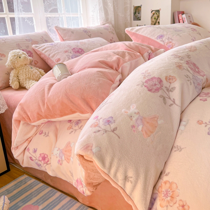 91家纺网 家纺一手货源 找家纺 （总）言一 2025新款A类250G高克重全消光全工艺超柔手感加厚卡通牛奶绒四件套