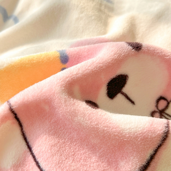 91家纺网 家纺一手货源 找家纺 言一 2025新款A类250G高克重全消光全工艺超柔手感加厚卡通牛奶绒四件套 晴天派对