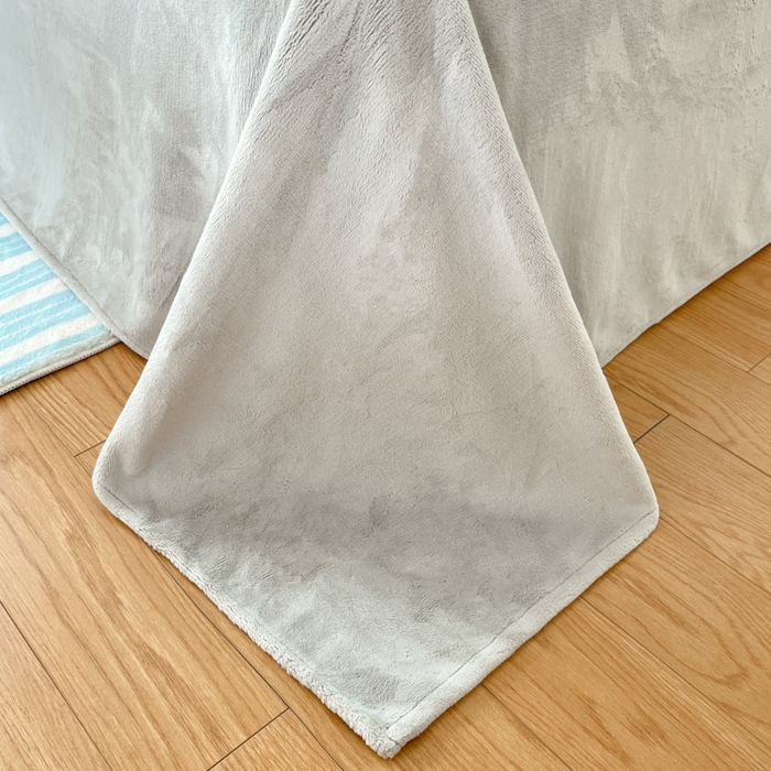 91家纺网 家纺一手货源 找家纺 言一 2025新款A类250G高克重全消光全工艺超柔手感加厚卡通牛奶绒四件套 悠悠狗