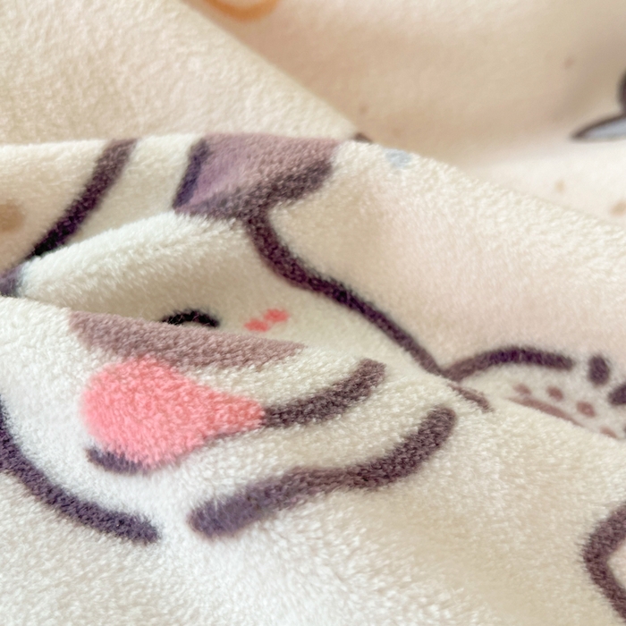 91家纺网 家纺一手货源 找家纺 言一 2025新款A类250G高克重全消光全工艺超柔手感加厚卡通牛奶绒四件套 悠悠狗