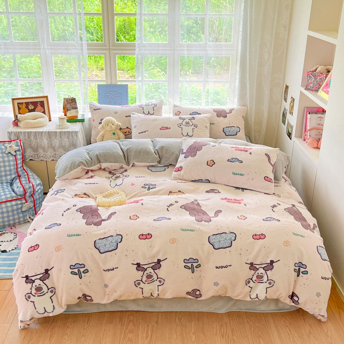 91家纺网 家纺一手货源 找家纺 言一 2025新款A类250G高克重全消光全工艺超柔手感加厚卡通牛奶绒四件套 悠悠狗