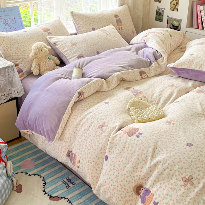 91家纺网 家纺一手货源 找家纺 言一 2025新款A类250G高克重全消光全工艺超柔手感加厚卡通牛奶绒四件套 薰衣花田