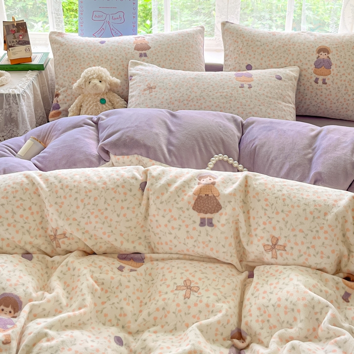 91家纺网 家纺一手货源 找家纺 言一 2025新款A类250G高克重全消光全工艺超柔手感加厚卡通牛奶绒四件套 薰衣花田