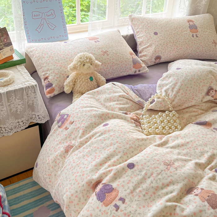 91家纺网 家纺一手货源 找家纺 言一 2025新款A类250G高克重全消光全工艺超柔手感加厚卡通牛奶绒四件套 薰衣花田