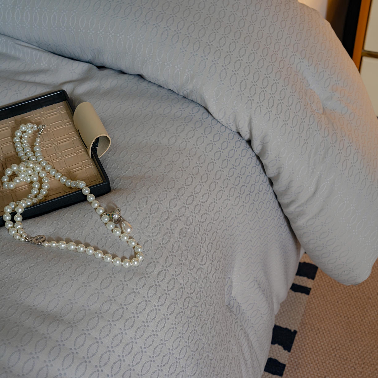 91家纺网 家纺一手货源 找家纺 蓝冰家纺 2025新款发财树提花大豆被被子被芯 提花-古典灰