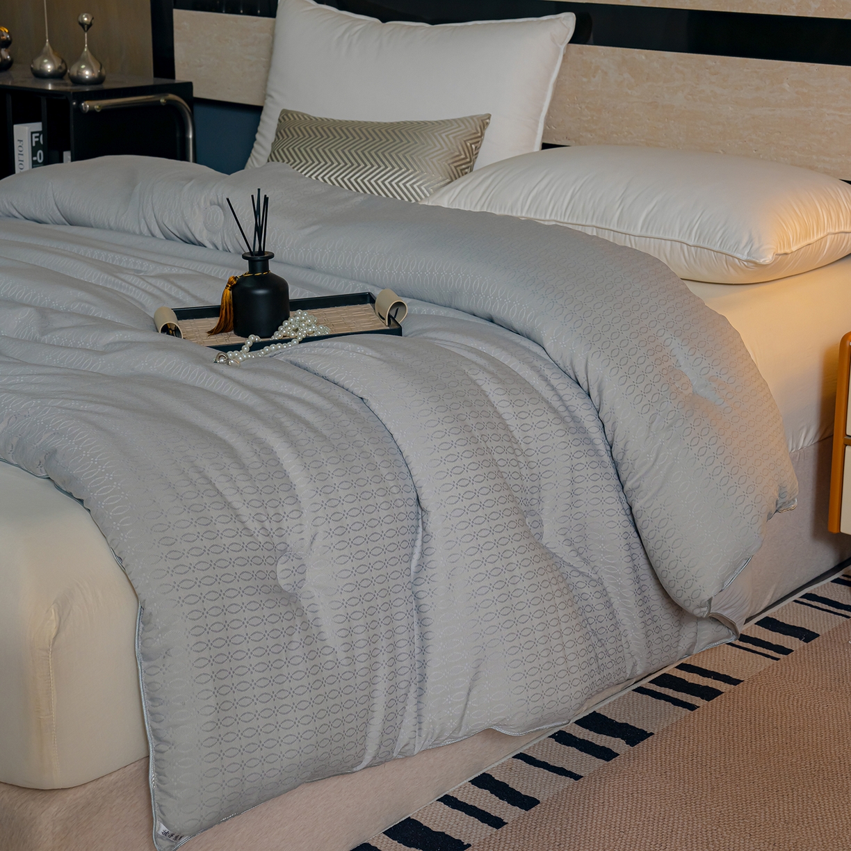 91家纺网 家纺一手货源 找家纺 蓝冰家纺 2025新款发财树提花大豆被被子被芯 提花-古典灰