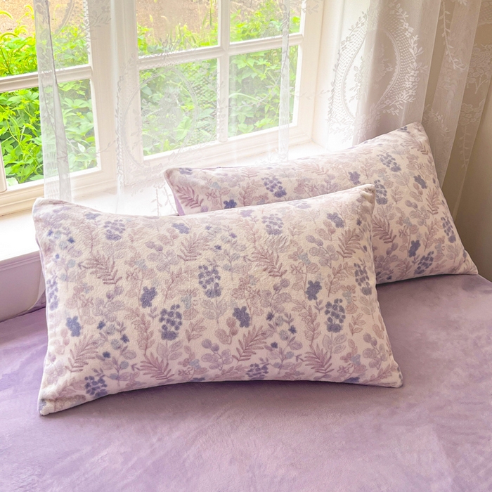 91家纺网 家纺一手货源 找家纺 言一 2025新款A类250G高克重全消光全工艺超柔手感加厚卡通牛奶绒四件套 紫韵花