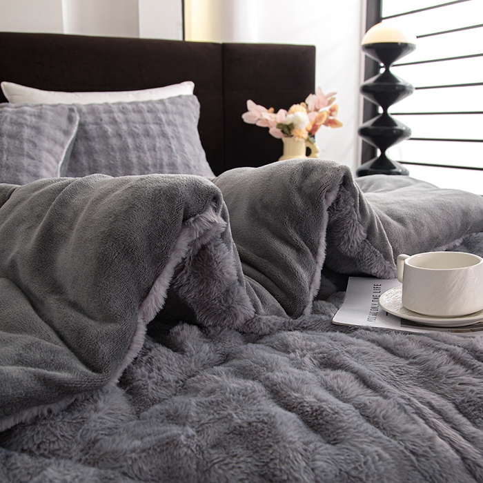 91家纺网 家纺一手货源 找家纺 赢盛家纺  2025新款兔绒牛奶绒被子被芯加厚冬被 灰色