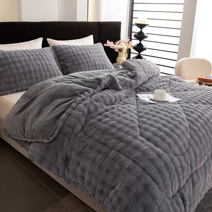 91家纺网 家纺一手货源 找家纺 赢盛家纺  2025新款兔绒牛奶绒被子被芯加厚冬被 灰色