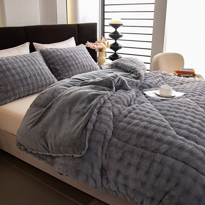 91家纺网 家纺一手货源 找家纺 赢盛家纺  2025新款兔绒牛奶绒被子被芯加厚冬被 灰色