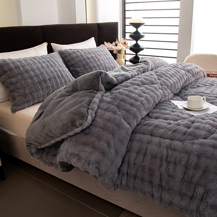 91家纺网 家纺一手货源 找家纺 赢盛家纺  2025新款兔绒牛奶绒被子被芯加厚冬被 灰色