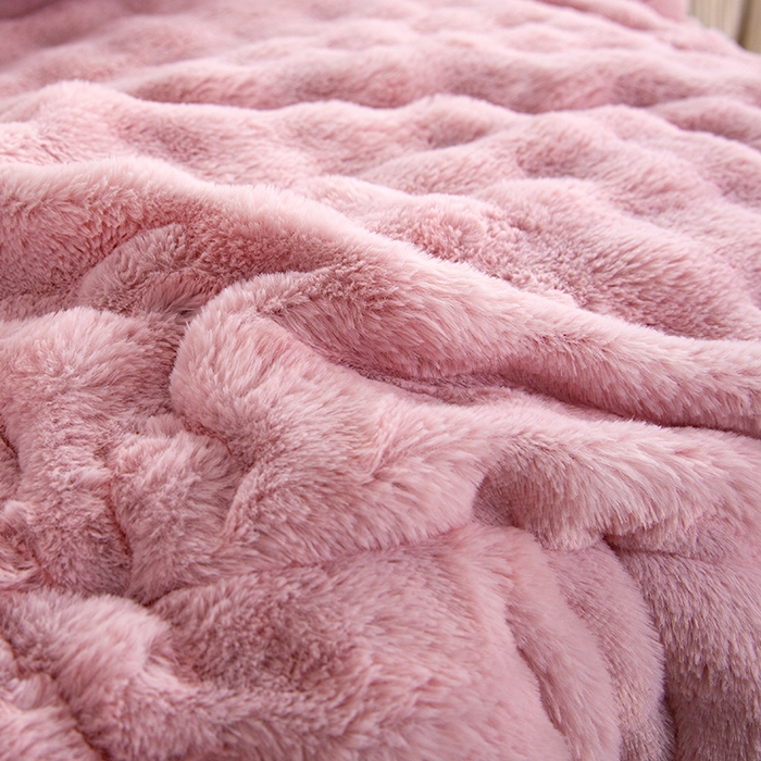 91家纺网 家纺一手货源 找家纺 赢盛家纺  2025新款兔绒牛奶绒被子被芯加厚冬被 粉色