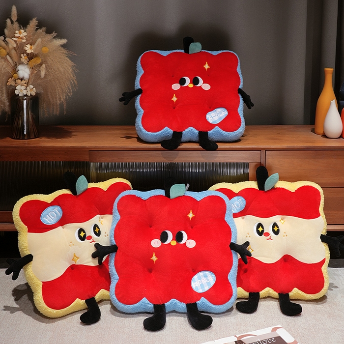 91家纺网 家纺一手货源 找家纺 仟亿莱 2025新款大眼红苹果花瓣坐垫 花瓣俏皮苹果