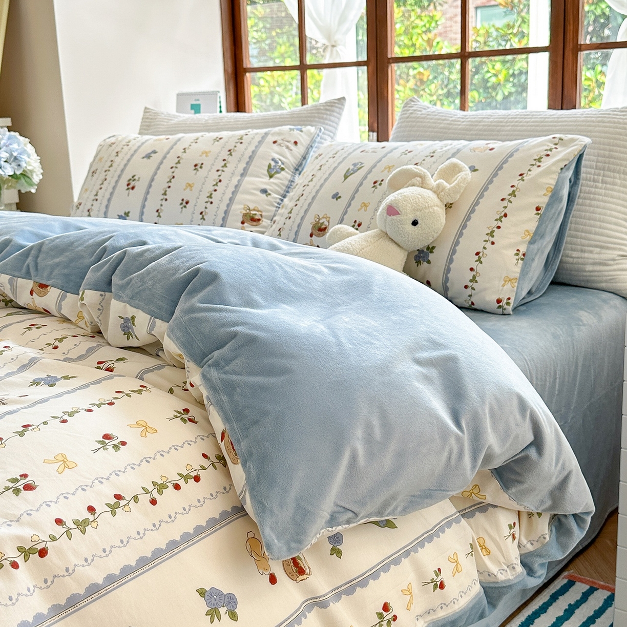 91家纺网 家纺一手货源 找家纺 清雅福 2025秋冬新品全棉印花棉加绒四件套系列 棉绒-草莓园