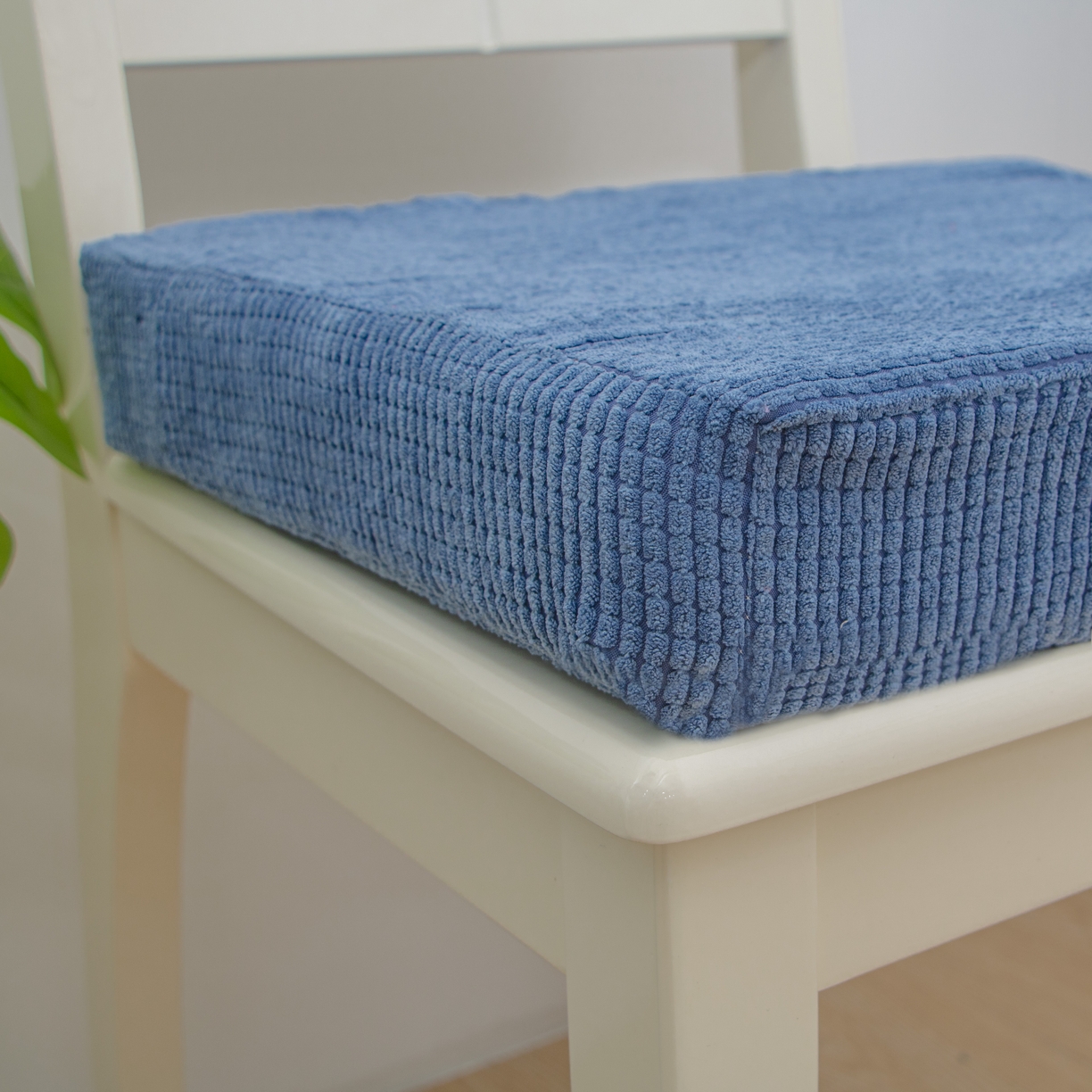 91家纺网 家纺一手货源 找家纺 沐沐家纺 2026新款玉米绒立体坐垫 深蓝