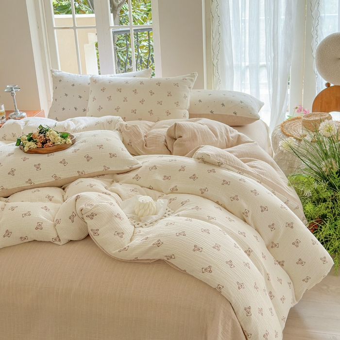 91家纺网 家纺一手货源 找家纺 木楌家居 2025春夏新品全棉A类皱皱纱印花四件套 赫本熊