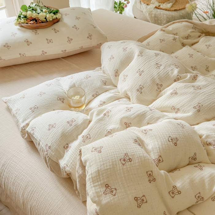 91家纺网 家纺一手货源 找家纺 木楌家居 2025春夏新品全棉A类皱皱纱印花四件套 赫本熊