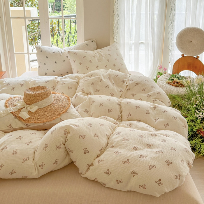 91家纺网 家纺一手货源 找家纺 木楌家居 2025春夏新品全棉A类皱皱纱印花四件套 赫本熊