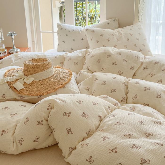 91家纺网 家纺一手货源 找家纺 木楌家居 2025春夏新品全棉A类皱皱纱印花四件套 赫本熊