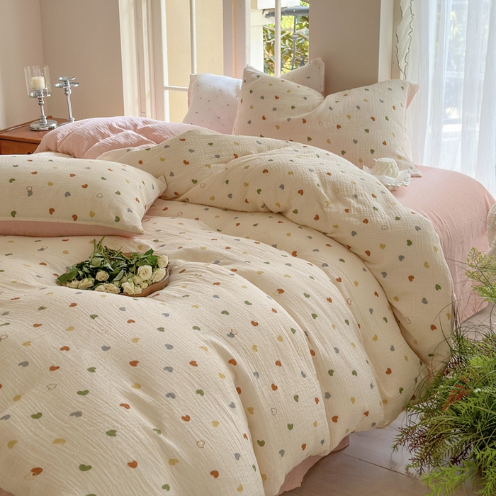 91家纺网 家纺一手货源 找家纺 木楌家居 2025春夏新品全棉A类皱皱纱印花四件套 奶油爱心