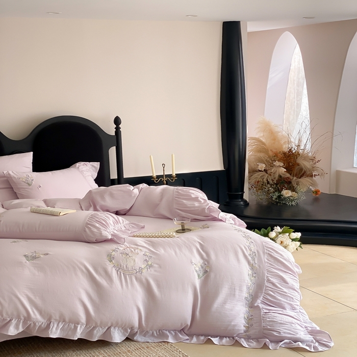 91家纺网 家纺一手货源 找家纺 曼布缇 2025新款A类双层纱工艺款四件套 幽兰紫 【会员减20元，劵后378元起】