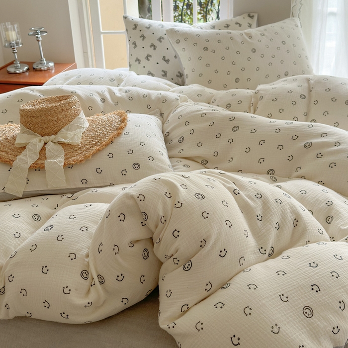 91家纺网 家纺一手货源 找家纺 木楌家居 2025春夏新品全棉A类皱皱纱印花四件套 微笑