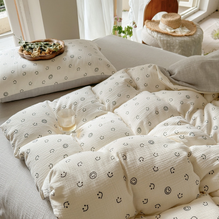 91家纺网 家纺一手货源 找家纺 木楌家居 2025春夏新品全棉A类皱皱纱印花四件套 微笑