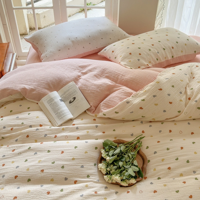 91家纺网 家纺一手货源 找家纺 木楌家居 2025春夏新品全棉A类皱皱纱印花四件套 奶油爱心