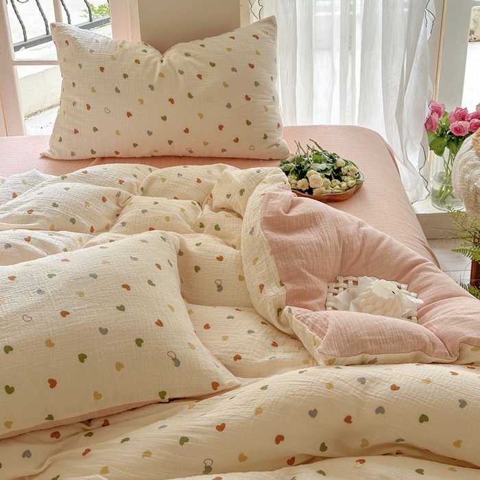 91家纺网 家纺一手货源 找家纺 木楌家居 2025春夏新品全棉A类皱皱纱印花四件套 奶油爱心