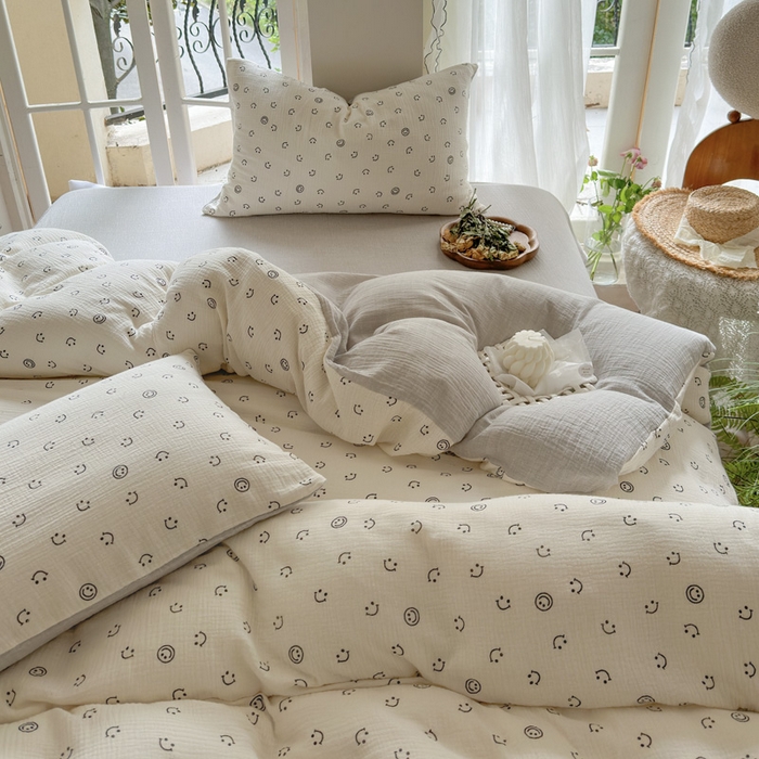 91家纺网 家纺一手货源 找家纺 木楌家居 2025春夏新品全棉A类皱皱纱印花四件套 微笑