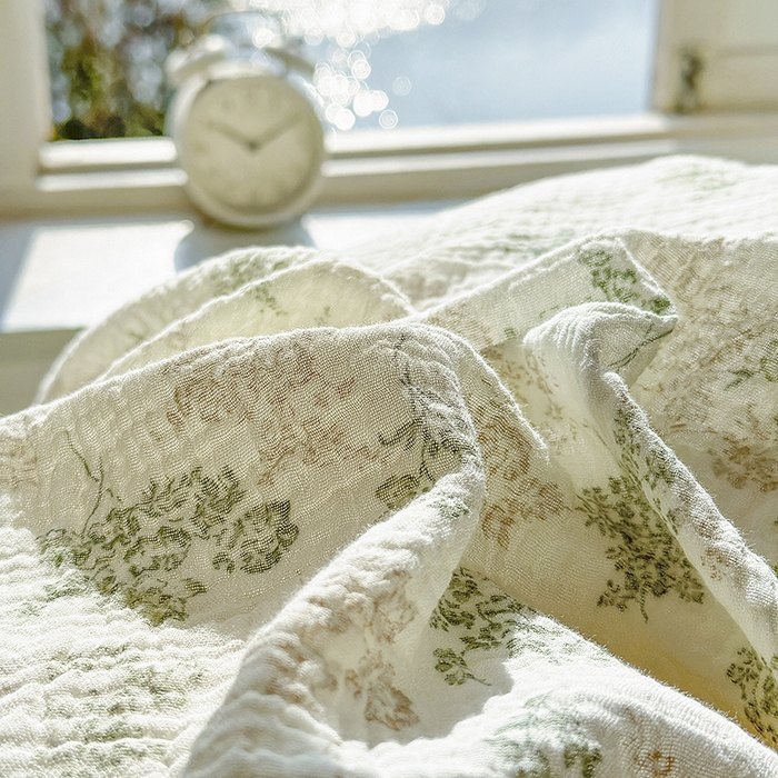 91家纺网 家纺一手货源 找家纺 木楌家居 2025春夏新品全棉A类皱皱纱印花四件套 清颜