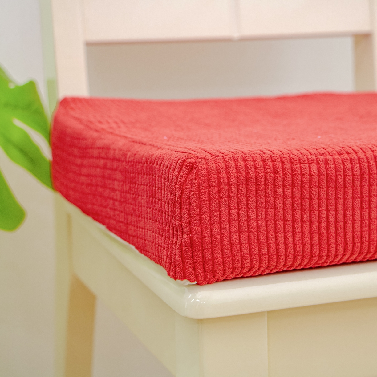 91家纺网 家纺一手货源 找家纺 沐沐家纺 2026新款玉米绒立体坐垫 红色