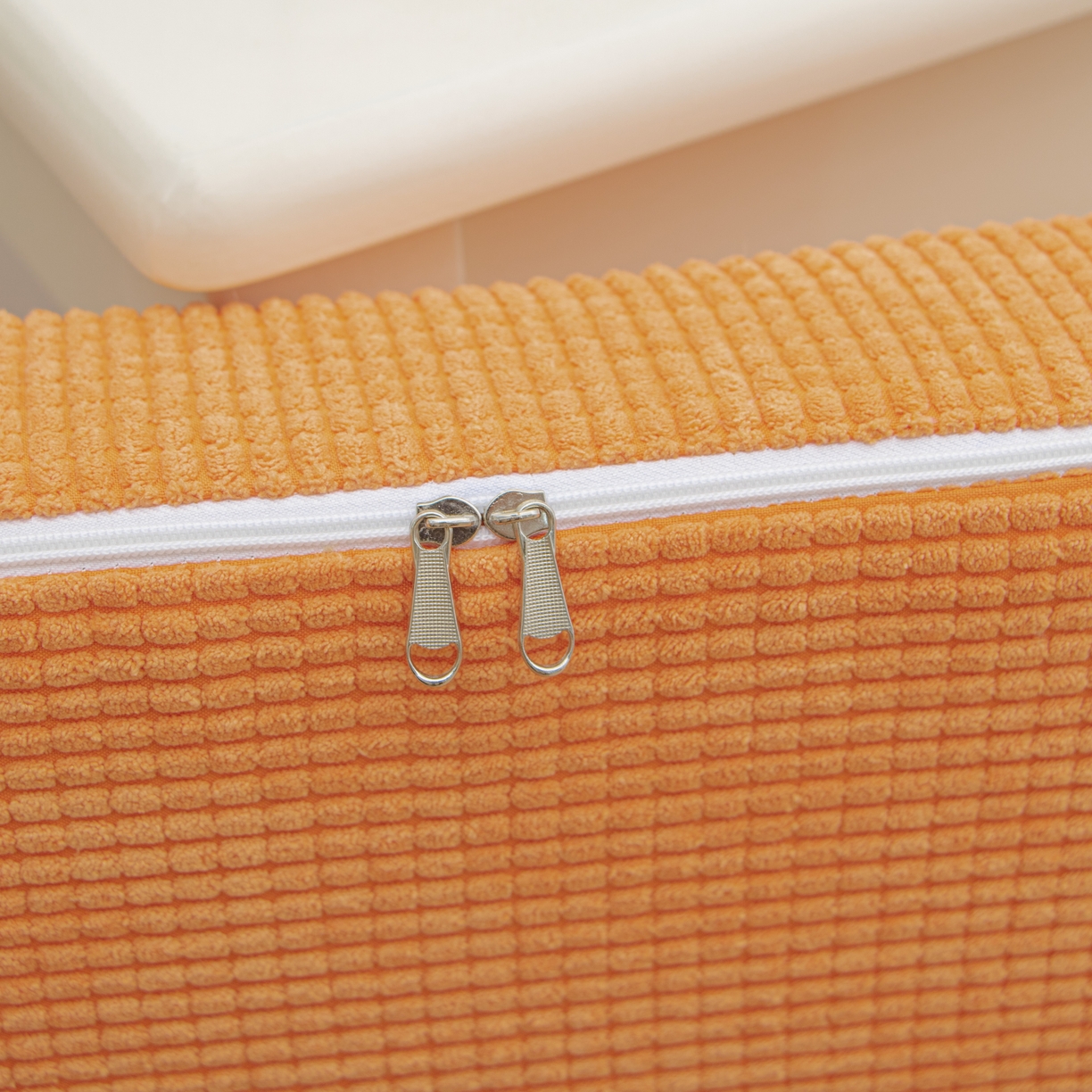 91家纺网 家纺一手货源 找家纺 沐沐家纺 2026新款玉米绒立体坐垫 橘黄