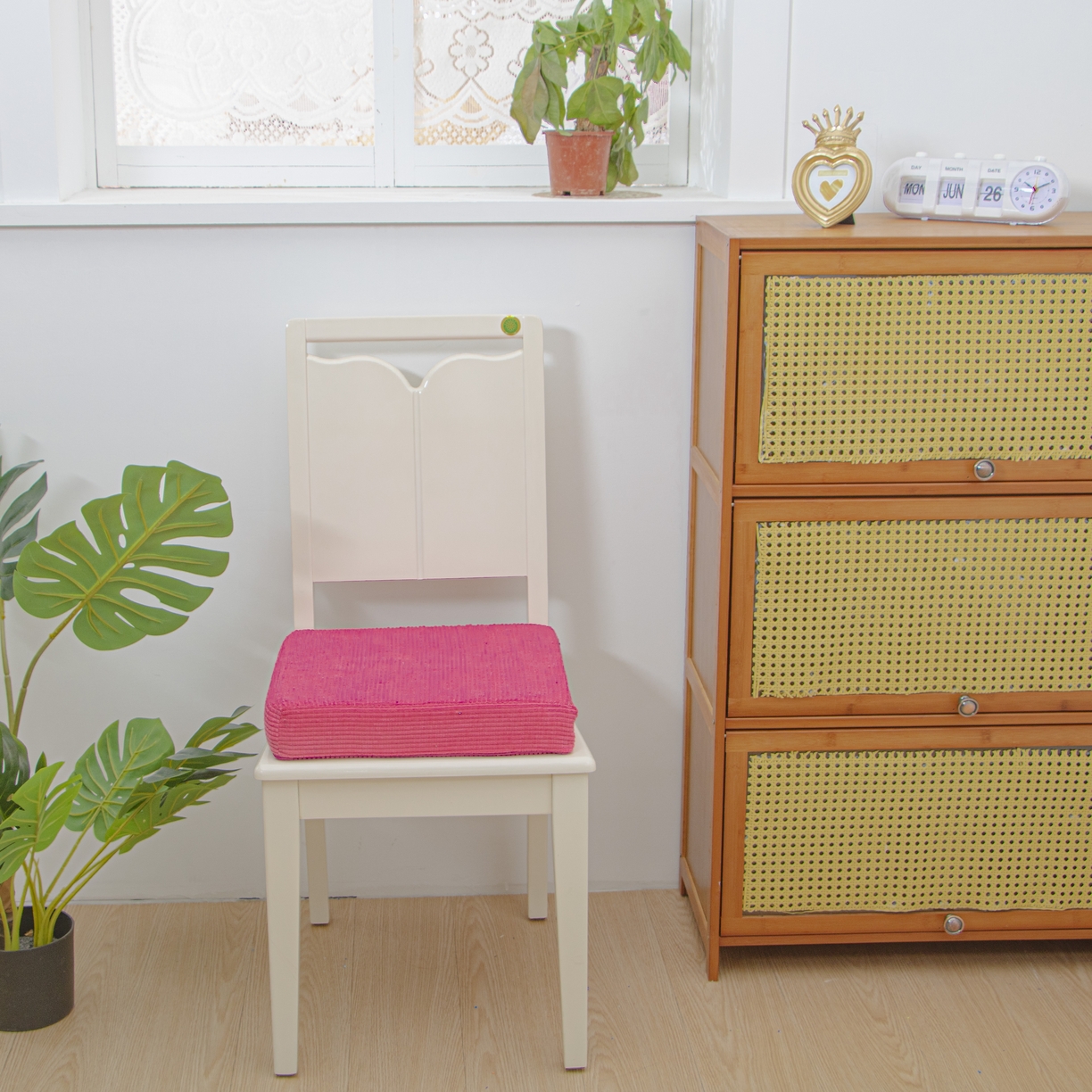 91家纺网 家纺一手货源 找家纺 沐沐家纺 2026新款玉米绒立体坐垫 玫红