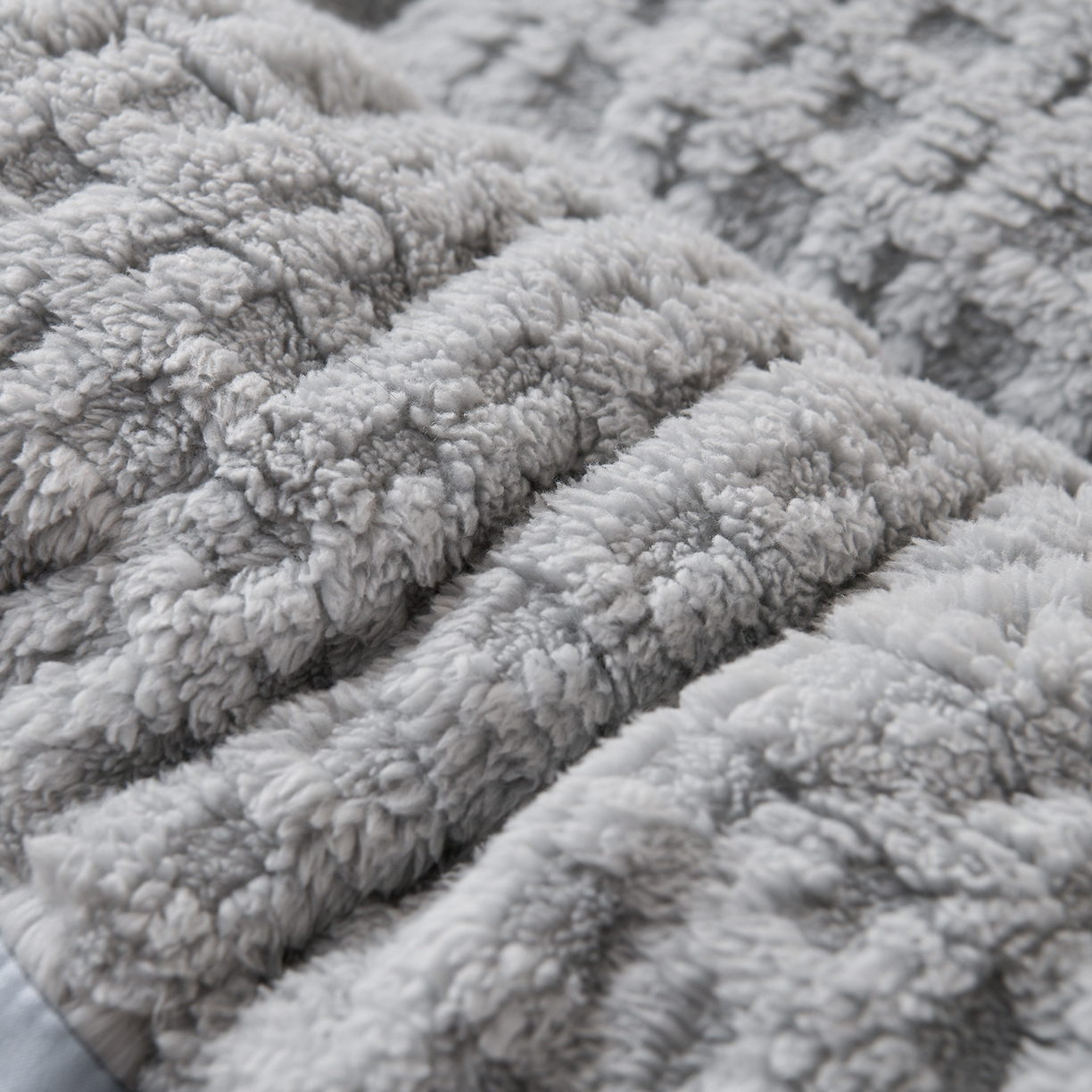 91家纺网 家纺一手货源 找家纺 预言家纺 2025新款A类提花牛奶绒塔芙绒床垫跨境 方格烟灰