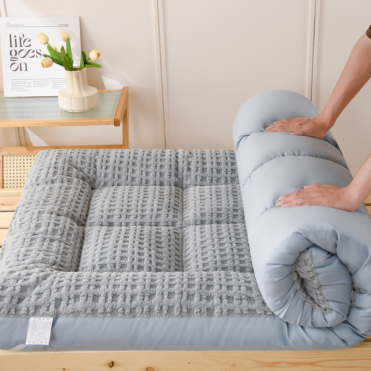 91家纺网 家纺一手货源 找家纺 预言家纺 2025新款A类提花牛奶绒塔芙绒床垫跨境 方格烟灰